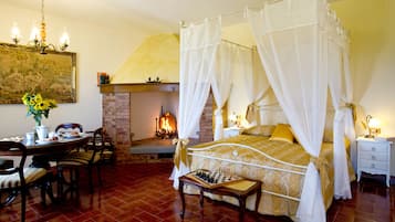 Apartment, Pool View | Free cribs/infant beds, rollaway beds, free WiFi, bed sheets