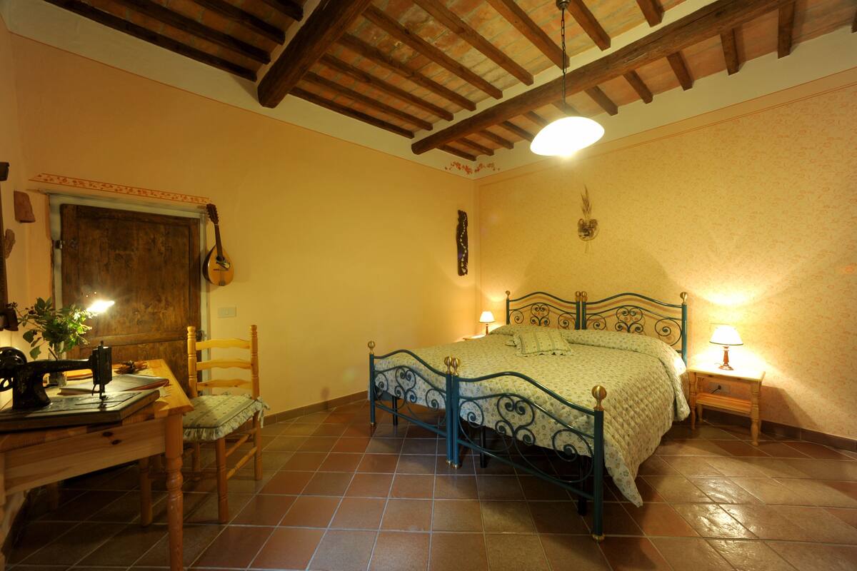 Apartment, 2 Bedrooms | Free cots/infant beds, rollaway beds, free WiFi, bed sheets