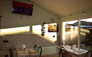 Free daily buffet breakfast  - Flu Bed & Breakfast (San Giorgio di Lomellina)