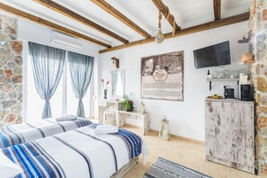 Minibar, coffres-forts dans les chambres, décoration personnalisée