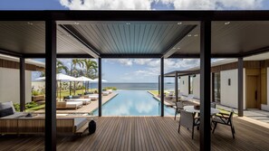 Four Bedroom Beachfront Pool Villa | Vue sur la plage ou l’océan
