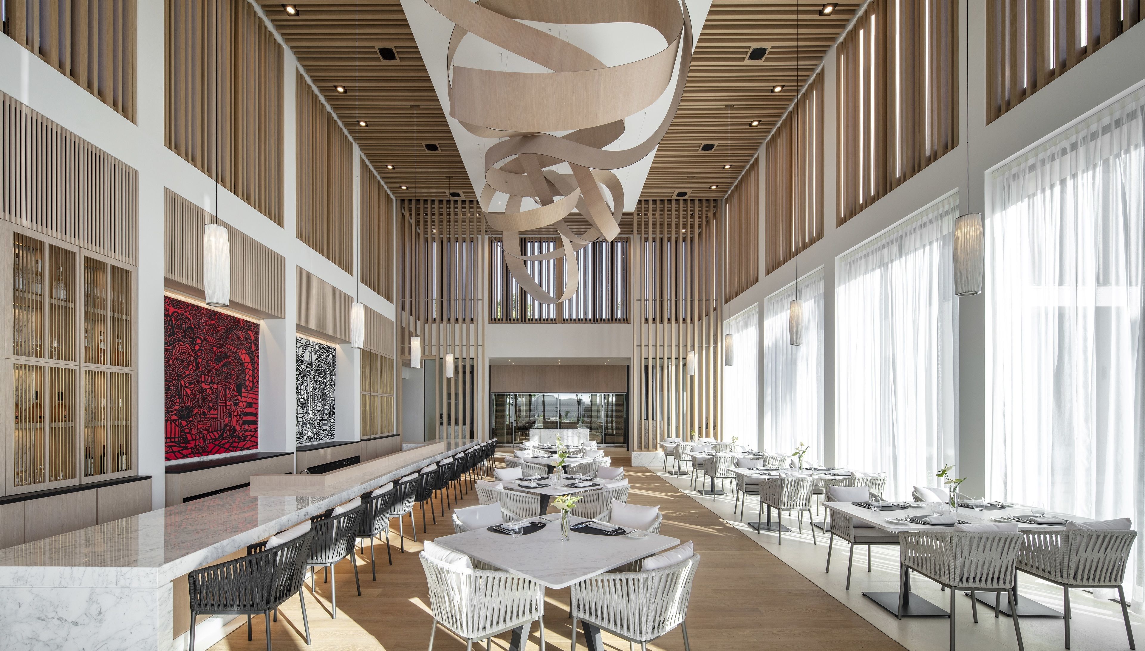 free daily full breakfast