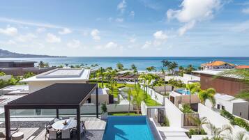 Egyptian cotton sheets, premium bedding, down duvets, pillow-top beds