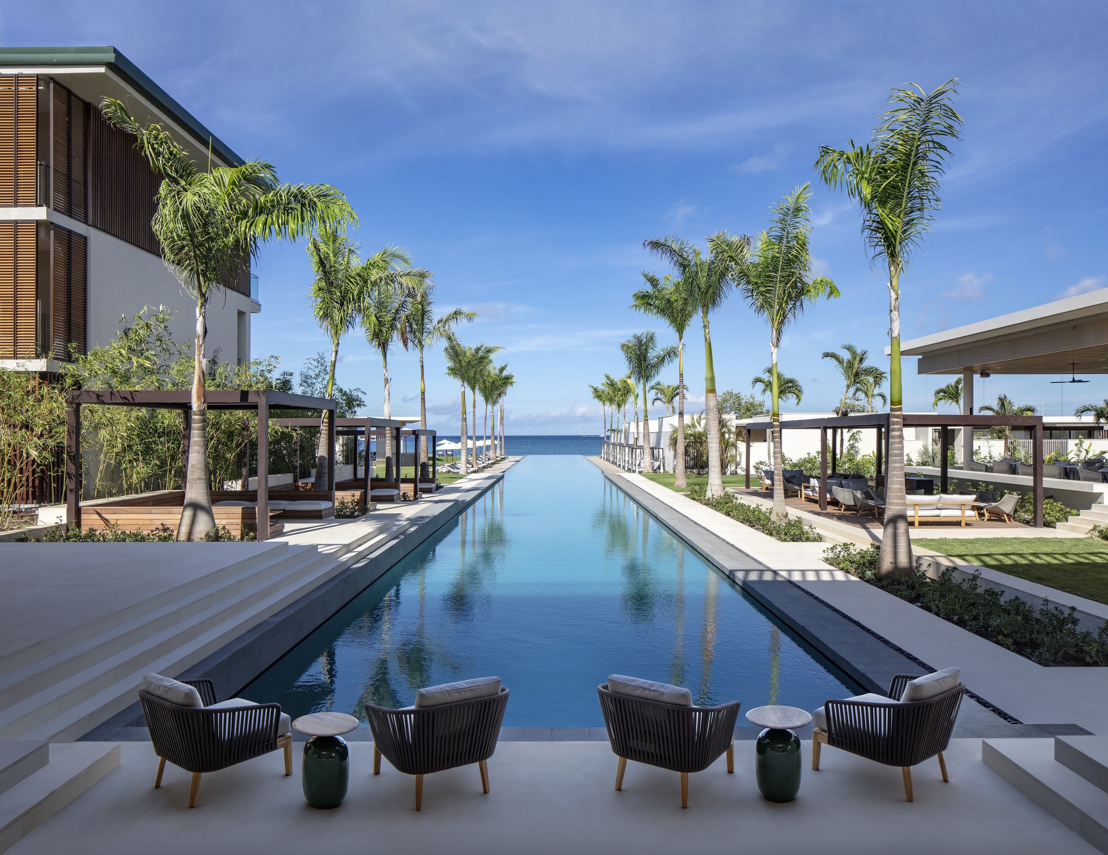 2 outdoor pools, free cabanas, pool umbrellas