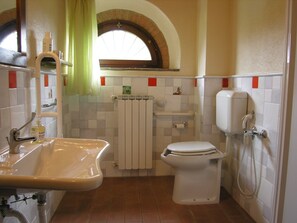 Villa, 5 Bedrooms, 2 Bathrooms | Bathroom