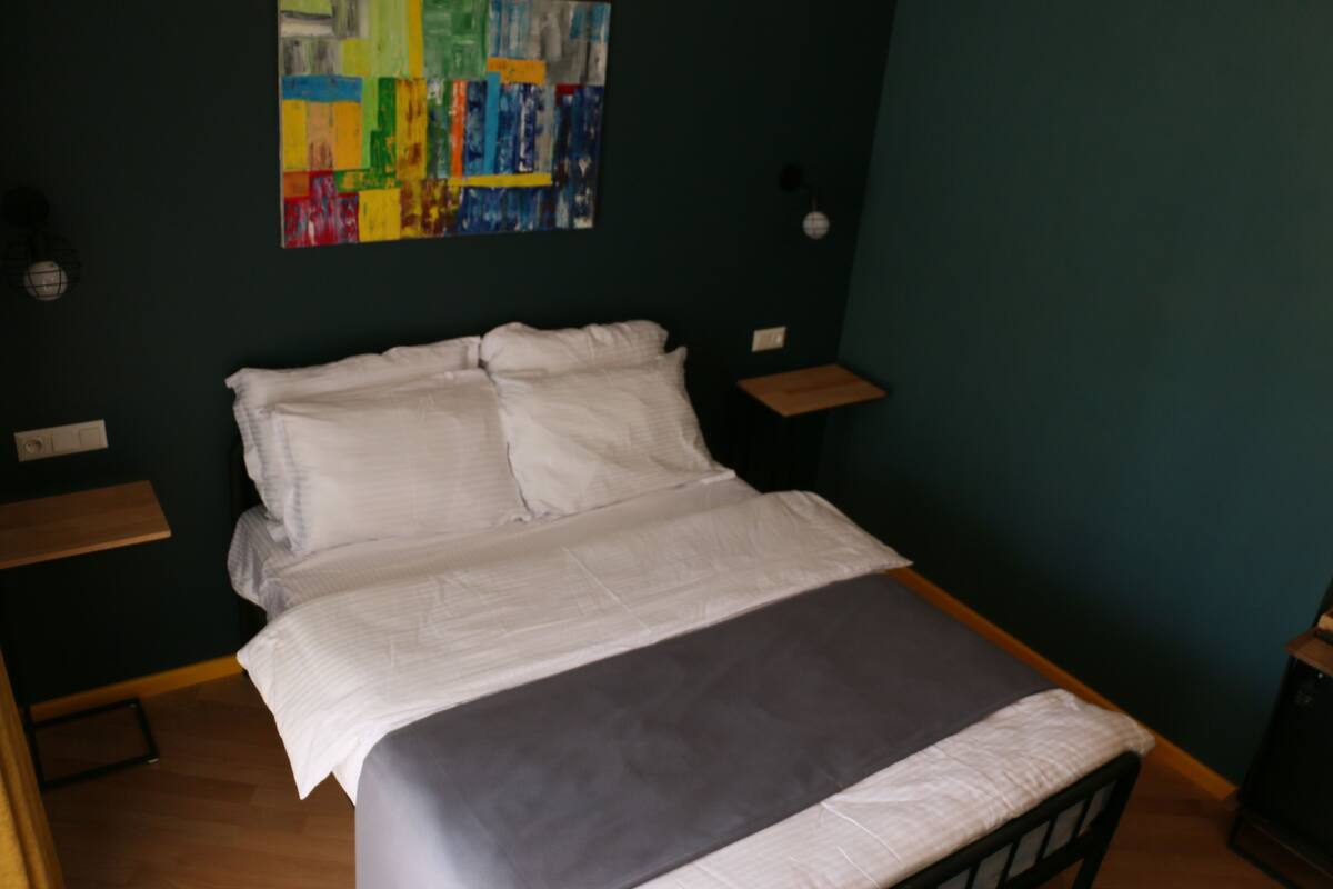 Minibar, in-room safe, desk, iron/ironing board