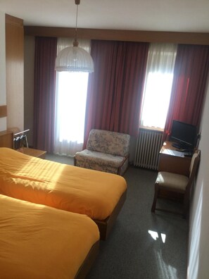 1 bedroom, in-room safe, desk, free cots/infant beds