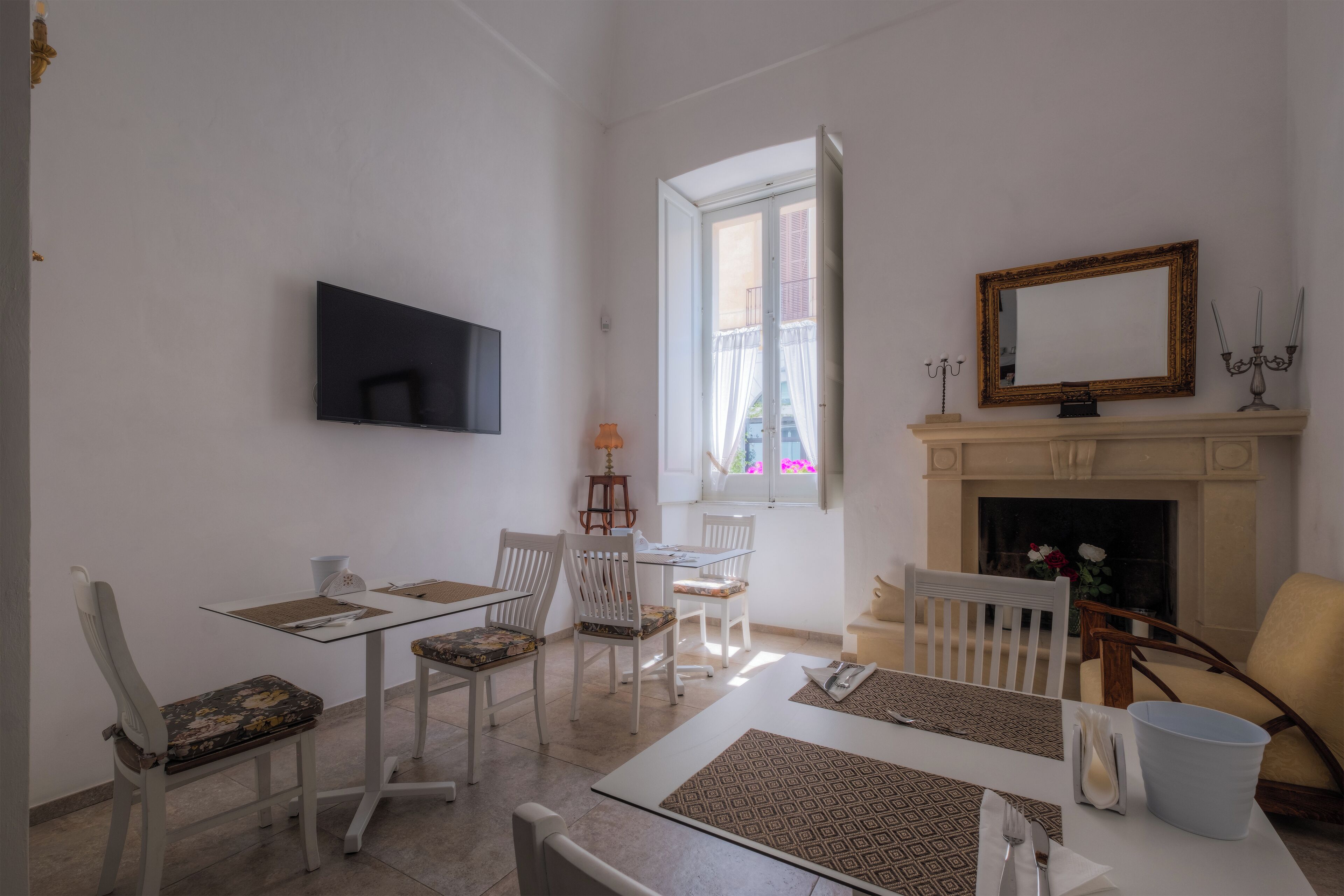 Frokostbuffé hver dag (EUR 15 per person)