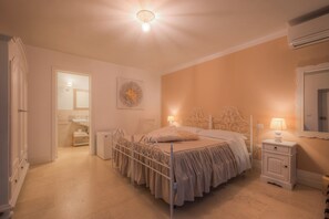 Chambre Double Panoramique | Minibar, rideaux occultants, Wi-Fi gratuit, draps fournis