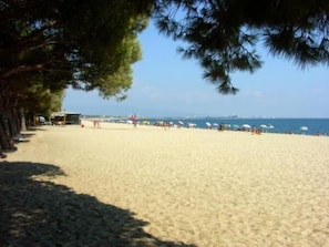 On the beach, white sand, snorkelling, waterskiing - Affittacamere Acquamarina (Oristano)