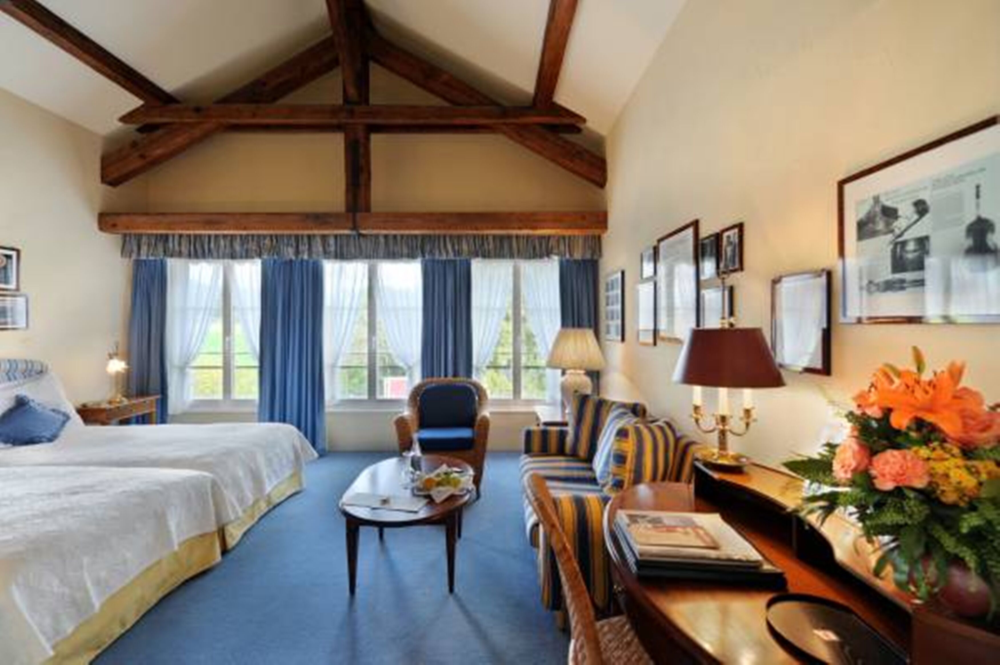 superior jazz junior suite | minibar, in-room safe, desk, soundproofing