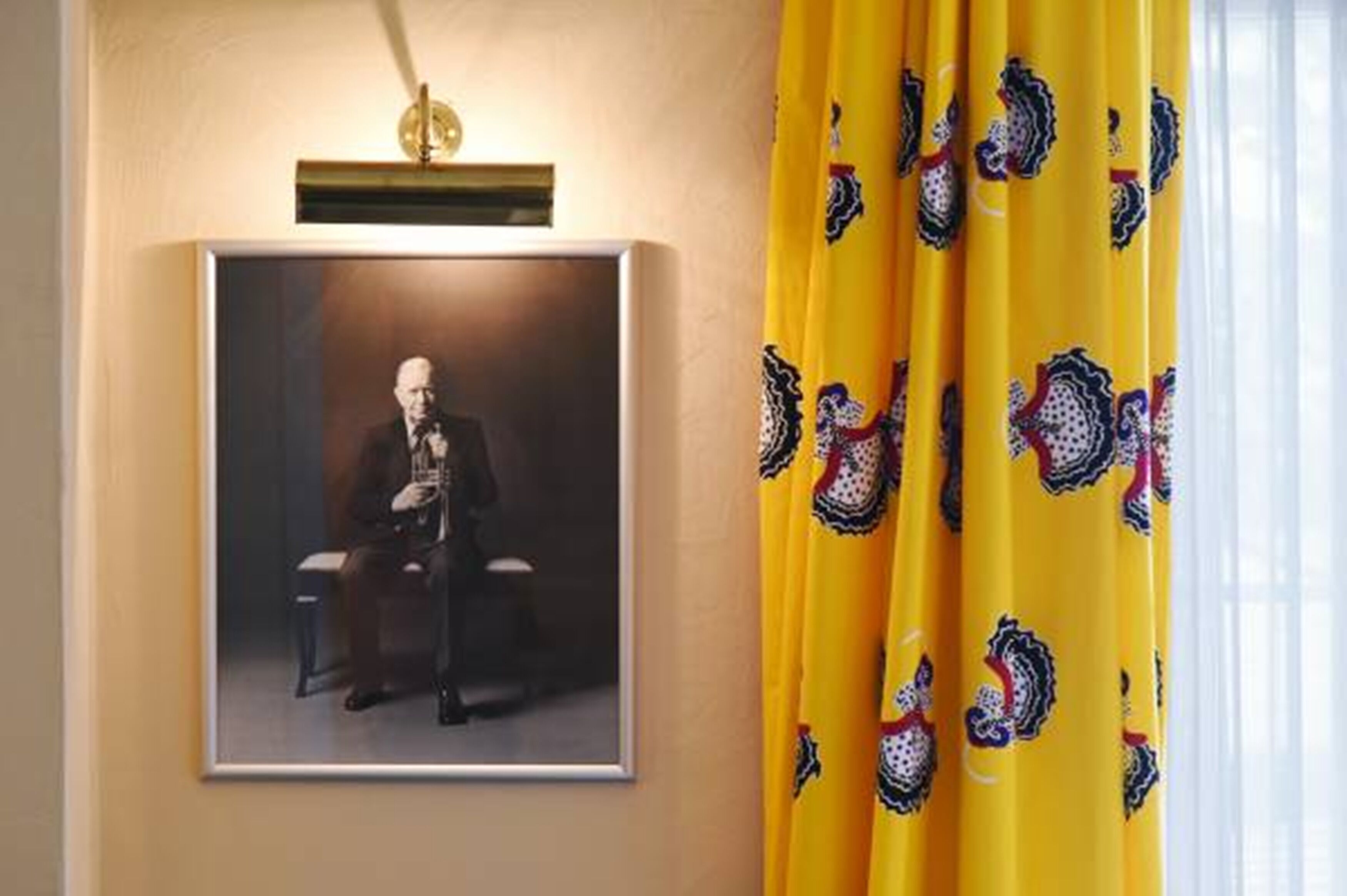 superior jazz junior suite | minibar, in-room safe, desk, soundproofing