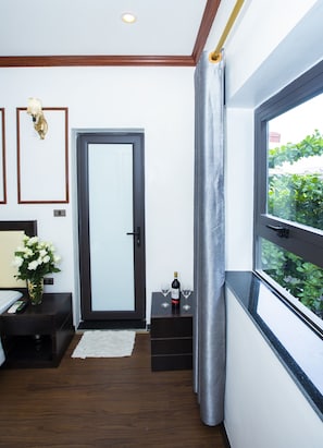Habitación doble superior | 1 habitación, ropa de cama de alta calidad, minibar y escritorio 