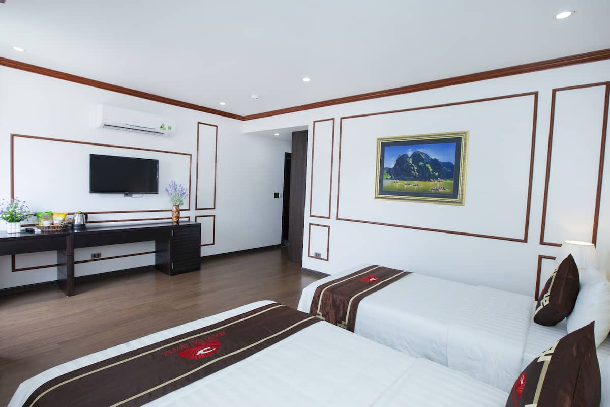 Chambre triple supérieure | 1 chambre, literie de qualité, minibar, bureau
