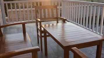 Deluxe Room, Balcony | Balkoni