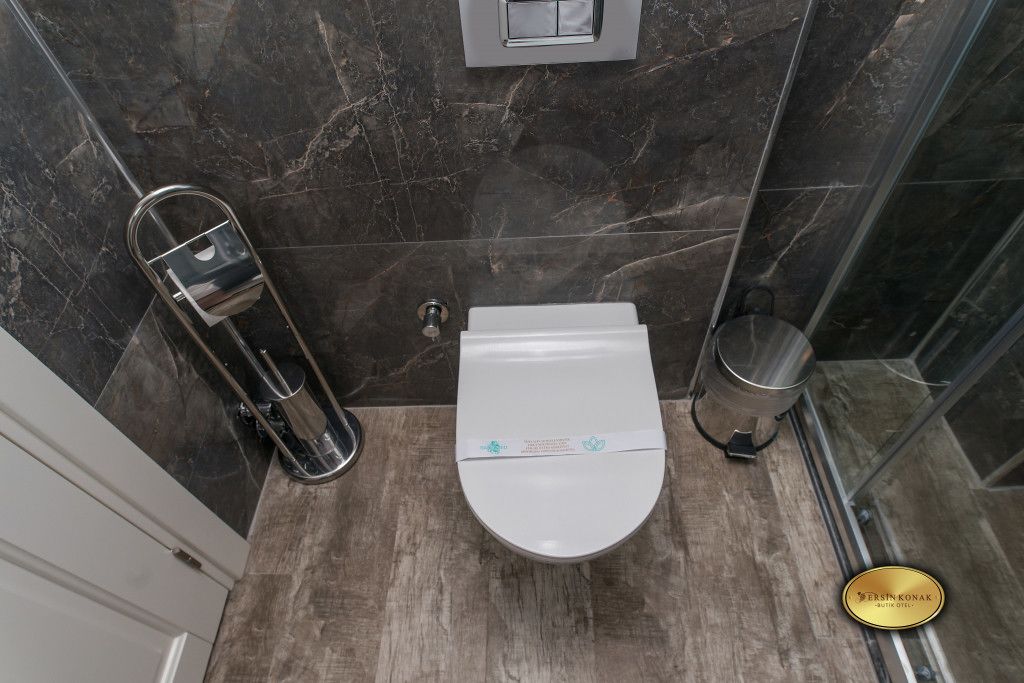 shower, free toiletries, hair dryer, slippers