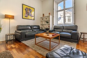 Apartment, 3 Bedrooms, City View ( CH3 ) | Living area - LV Premier Chiado CH (Lisbon)