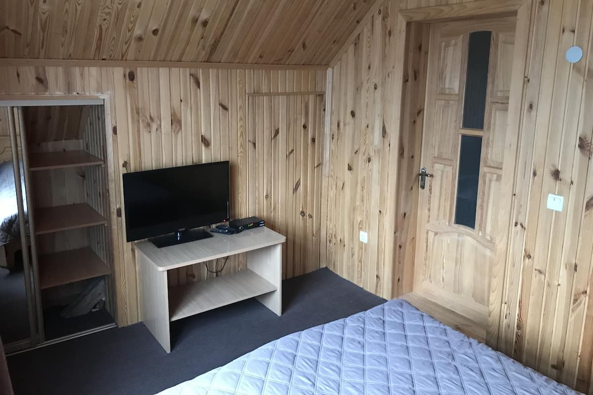 Comfort Double or Twin Room, 1 Bedroom | 1 bedroom, desk, iron/ironing board, free WiFi