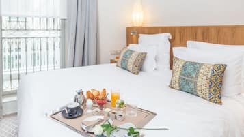 Ropa de cama de alta calidad y artículos del minibar gratis