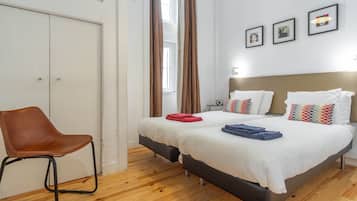 Appartement, 2 chambres, balcon, vue ville | 2 chambres, draps en coton égyptien, literie de qualité supérieure