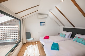 Apartment, 3 Bedrooms, Terrace, Ocean View | 3 bedrooms, Egyptian cotton sheets, premium bedding, in-room safe - LV Premier P. Real PI1 (Lisbon)