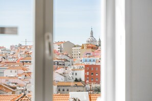 Apartment, 3 Bedrooms, Terrace, Ocean View | 3 bedrooms, Egyptian cotton sheets, premium bedding, in-room safe - LV Premier P. Real PI1 (Lisbon)