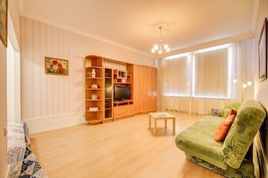 2 bedrooms, desk, soundproofing, iron/ironing board