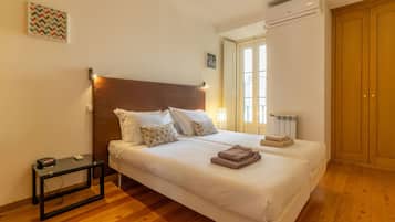 Premier Apartment, 2 Bedrooms, Balcony, City View | 2 bedrooms, Egyptian cotton sheets, premium bedding, in-room safe