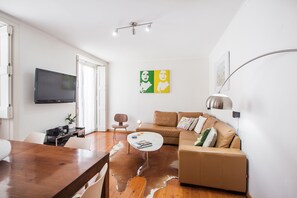 Appartement Club, 2 chambres, balcon, vue sur le fleuve | Vue de la chambre