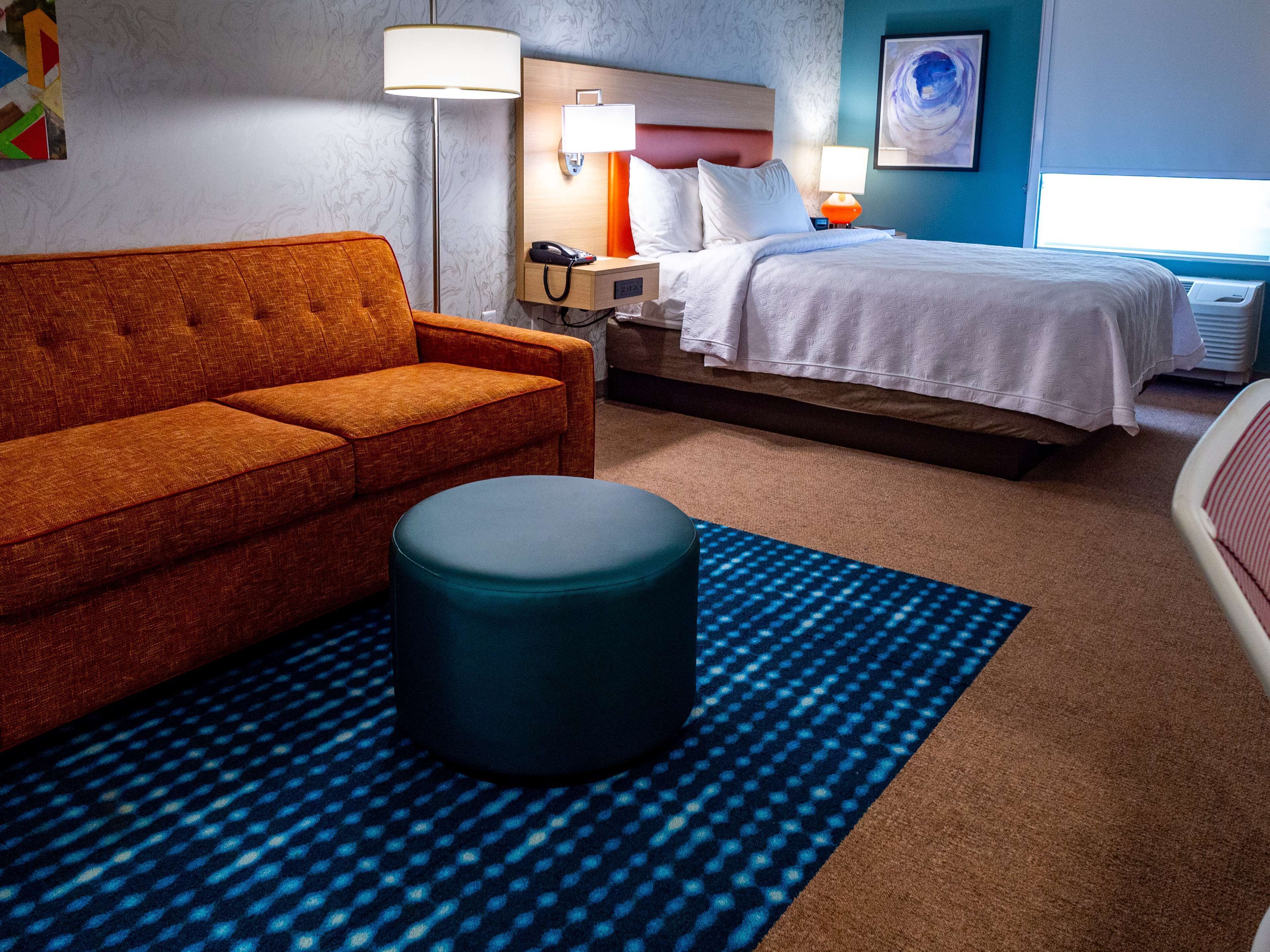 55-inch flat-screen tv with cable channels