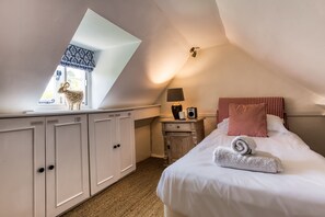4 bedrooms, Internet, bed sheets - This property has been sympathetically restored to a high standard. (Upper Oddington)