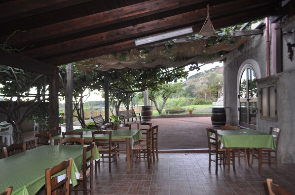 Café da manhã e jantar, culinária local