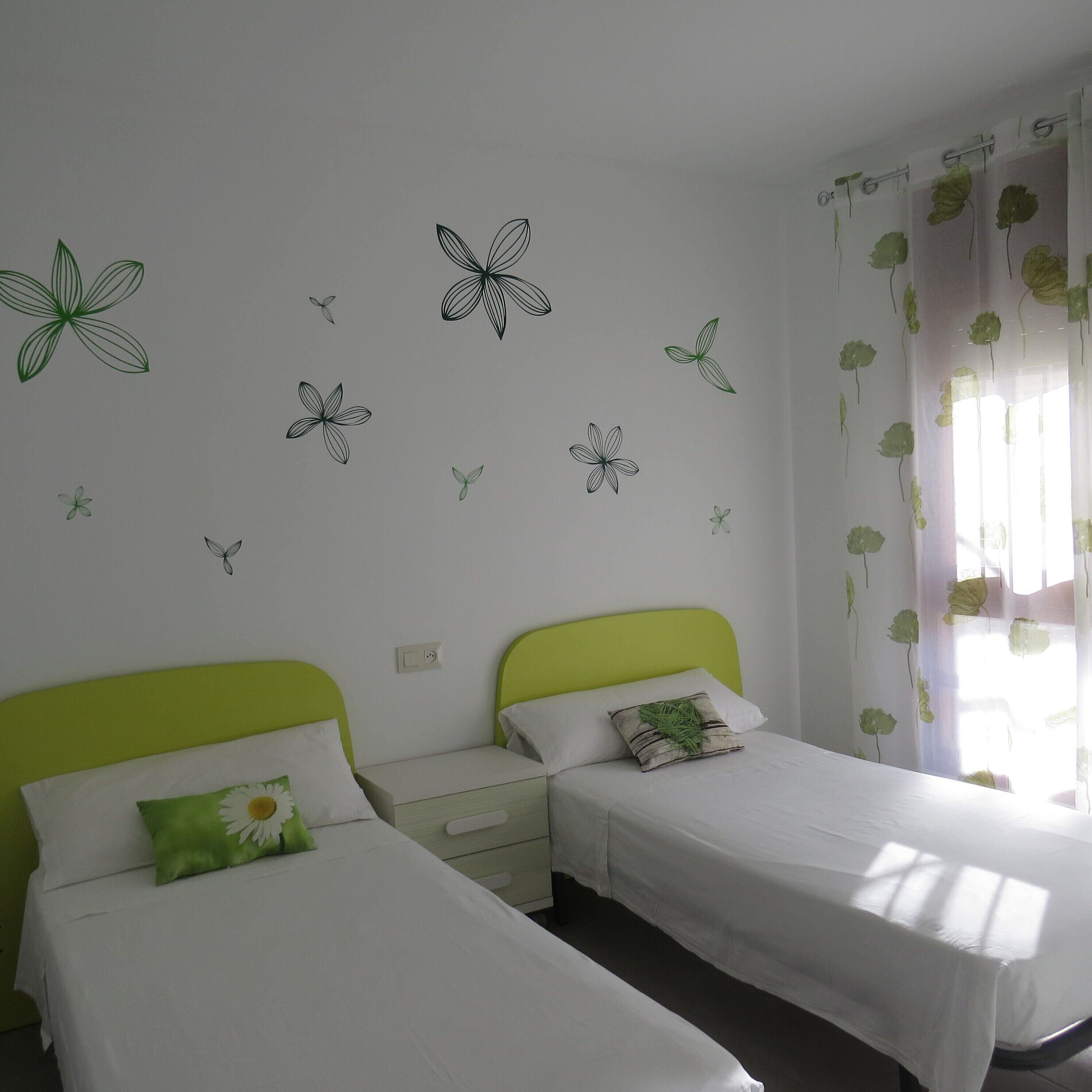 4 chambres, fer et planche à repasser, draps fournis