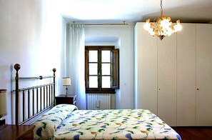 Villa, 5 Bedrooms | 5 bedrooms, iron/ironing board, free cribs/infant beds, free WiFi - Villa Enrica (Vicchio)