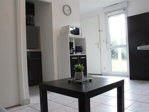 Interior - Seaside studio near park (La Rochelle)