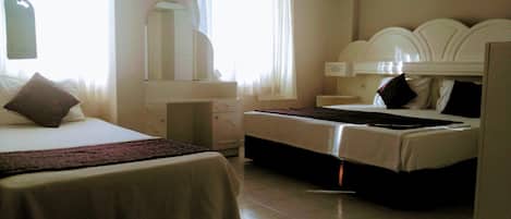 تجهيزات دش، دُش غزير، مستلزمات مجانية للعناية الشخصية، مجففات شعر