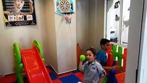 Aire de jeux - intérieure