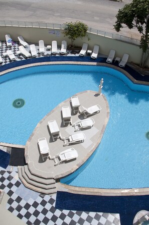 Seasonal outdoor pool, open 9:00 AM to 6:00 PM, pool umbrellas - Meryemana Hotel (Didim)
