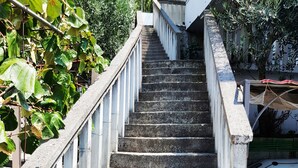 Property entrance - Antonia's coast apartment (Tivat)