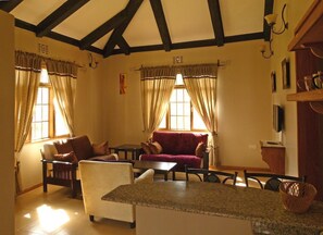 Flat-screen TV - Milimani Cottages (Arusha)