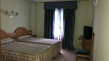 Phòng đôi hoặc 2 giường đơn | Bàn, truy cập Internet không dây miễn phí, bộ trải giường