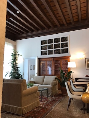 Interior detail - Suites alla Maddalena (Venice)