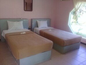 ห้องอีโคโนมีดับเบิล, เตียงควีนไซส์ 1 เตียง, วิวสวน | 1 ห้องนอน, ตู้นิรภัยในห้องพัก, โต๊ะทำงาน, เตียงเสริม/เปล