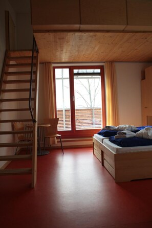 Individually decorated, blackout curtains, free WiFi, bed sheets - NaturFreundehaus Bodensee (Radolfzell am Bodensee)