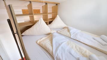 Family Room 5, Balcony, Lake View | Individually decorated, blackout curtains, free WiFi, bed sheets