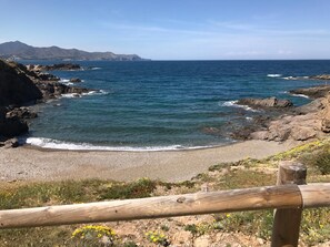 Beach nearby - Alberg Costa Brava - Hostel (Llanca)