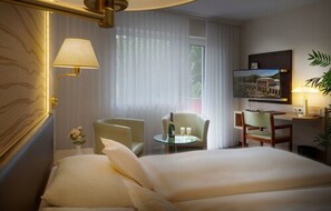Comfort-Doppelzimmer, Balkon | Zimmersafe, Schreibtisch, Verdunkelungsvorhänge, schallisolierte Zimmer