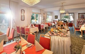 Tägliches Frühstücksbuffet gegen Gebühr