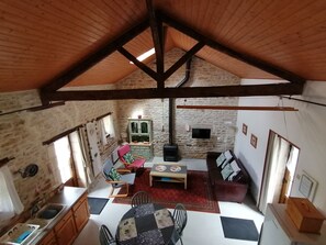 Traditional Cottage, 2 Bedrooms, Pool View, Garden Area (La Perdrix) | 1 bedroom, premium bedding, individually decorated - Gîtes La Vieille Gorce (Asnois)