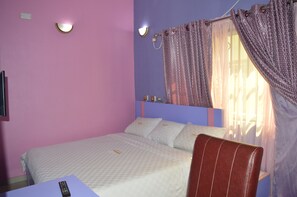 Basic Room | Premium bedding, minibar, desk, blackout curtains - Southland Concept Hotel and Suites (Ibadan)